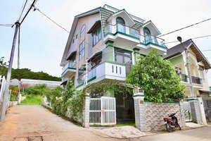 cần bán biệt thự 3 mặt tiền giá cực tốt đường ngô gia tự, p12, đà lạt