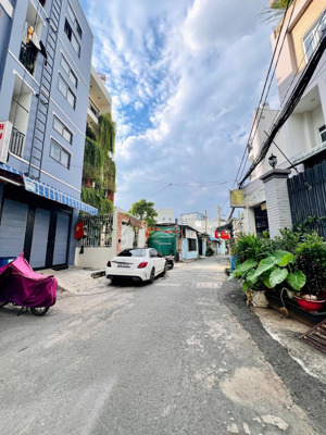 chốt gấp! dãy trọ sẵn thu nhập gần 150 triệu/năm, ngay cổng đh ngân hàng- 113m2( ngang gần 6m)