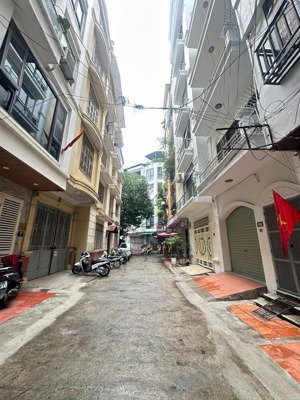 bán nhà phạm tuấn tài cầu giấy 5t x55m mt4,8m phân lô ô tô chạy vòng quanh giá hơn 20 tỷ