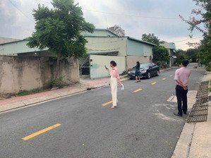 bán đất có sẵn xưởng_ dt 10x35m_ mặt tiền nhựa tân hiệp gần chợ hóc môn, gần trường trung cấp nghề