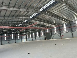 nhơn hội, cho thuê 2000m2, 1500m2 có pccc giá 32k/m2