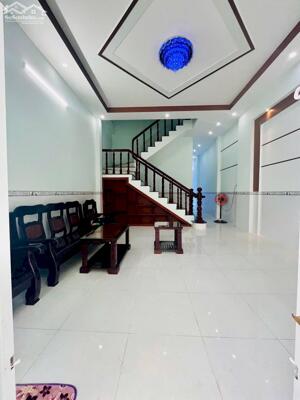 CHO THUÊ NHÀ LẦU KDC HỒNG LOAN MỚI 9TR