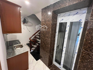 chdv trần quốc hoàn, cầu giấy.
7p 1n1k thang máy, đủ pccc
giá thuê 33tr
hiện full khách ở lâu dài