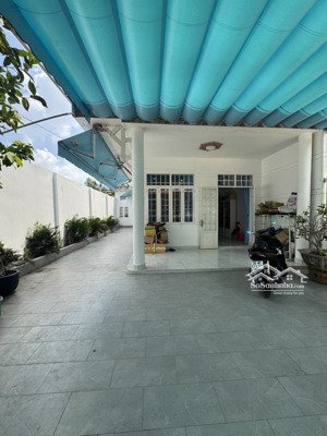 bán nhà 3 tầng hẻm 6m linh đông gần 200m2 ngang 8m 4pn gần phạm văn đồng chợ thủ đức giá 12,2 tỷ