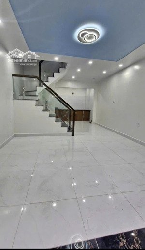 thạch bàn long biên 5,3 tỷ nhà 5 tầng ô tô đỗ trong nhà gần aeon & sân golf