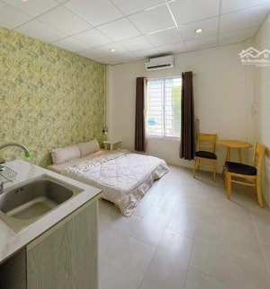 phòng trọ sinh viên giá rẻ full nt cửa sổ to siêu thoáng ngay coopmart rạch miễu, trường sa