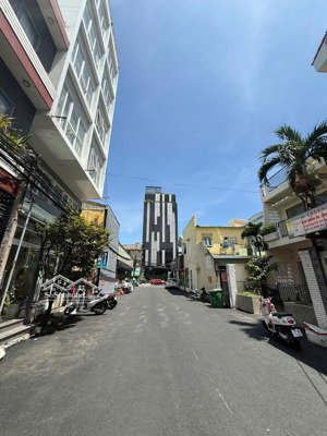 bán đất mặt tiền biển đường phan thúc duyện, nở hậu, tặng 2 nhà kiên cố, tiện kinh doanh
