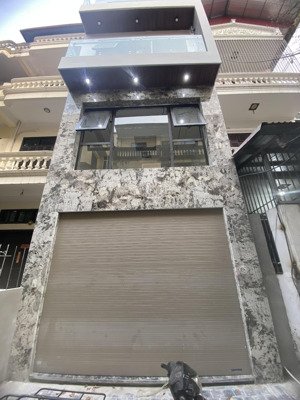 nguyễn văn cừ 65m2, 5 tầng, mặt tiền 4.3m gara ô tô 7c, kinh doanh đỉnh giá nào cũng bán