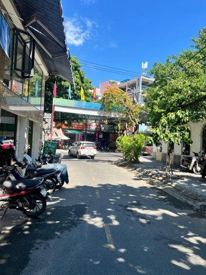 bán dãy 6 phòng trọ sẵn dòng tiền, ô tô đậu đỗ thoải mái