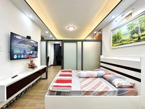 nhà tam trinh, 43m 6tầng, thang máy, nội thất sang trọng, an ninh đỉnh, giao thông thuận tiện