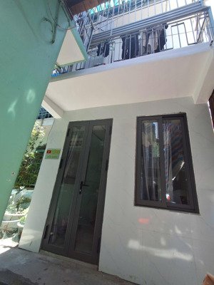 chính chủ bán gấp nhà 1 trệt 1 lầu trung tâm nha trang cách biển chỉ 10 phút đi bộ 2 tỷ 190