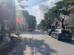 bán nhà căn hộ 4 tầng đường hàn thuyên hải châu đà nẵng cho thuê 40tr/tháng dòng tiền ổn định