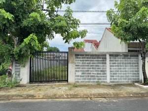 bán lô đất khu biệt thự bà bình bến trễ 7 178m2 ngang 10m giá tốt lh: 