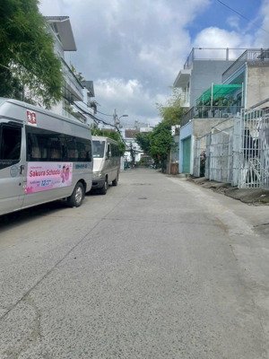 6,6 tỷ - 75m2 - đất mặt tiền đường ô tô tránh kế bên nguyễn thị định q2