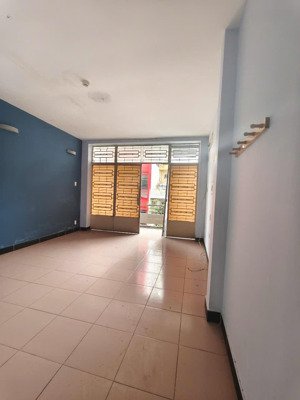 cho thuê nhà nguyên căn hẻm 6m đường bạch đằng quận bình thạnh dt 6x20 trệt suốt.giá 15tr/tháng