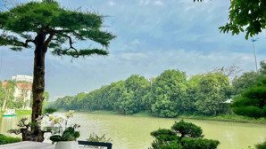 bán đơn lập góc vinhomes riverside. 371m, liền sông sau nhà, gần vườn hoa, view đường chính. 107 tỷ