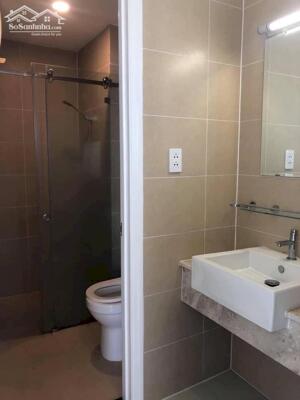 Cần cho thuê gấp căn hộ Thế Hệ Mới đường Hồ Hảo Hớn Q1 , Dt 89m2, 2 phòng ngủ, nhà có nội thất đầy đủ, nhà rộng thoáng mát, giá thuê 17tr/th. Xem nhà liên hệ Vân 0908726719