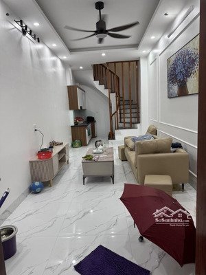 bán nhà xuân đỉnh 35m2 x 5 tầng giá 7,5 tỷ.vị trí gần ngoại giao đoàn,ô tô đỗ cổng