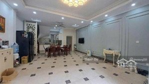 cho thuê nhà nguyên căn 5 tầng thang máy, phố nguyễn văn cừ