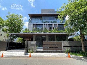 new. chủ nhà thân thiện gửi cho thuê biệt thự căn góc phú mỹ hưng, nội thất cao cấp, giá 85tr/th