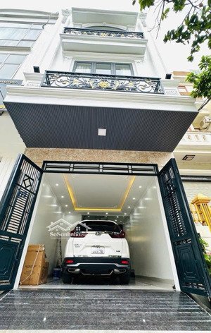 nhà đường rộng 15m , thiên lôi aeon. ô tô đỗ vài chục chiếc thoải mái