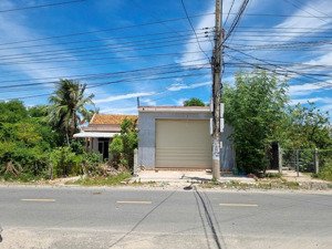 bán nhà cấp 4 mặt tiền đường nhựa lê hồng phong - p. đông ninh hòa. cách biển dốc lết 600m