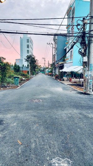 bán đất mặt tiền hẻm tiện kinh doanh buôn bán hàng hiếm dt lớn 132,6m2 chỉ 4tỷ770. lh 