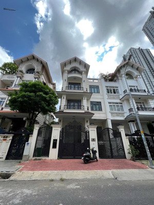 cho thuê biệt thự him lam. giá 80tr, phù hợp làm văn phòng, kinh doanh thương mại