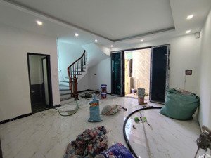 nhà đẹp vị trí vàng giá mềm ngay cây xăng đồng mai ql6 3 phút ra bến xe & tàu