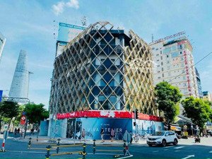 cho thuê góc 3mt 179 hàm nghi quận 1 - quảng trường chợ bến thành. 15x20m 5 tầng. giá 2 tỷ/tháng