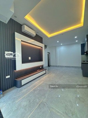 bán gấp nhà riêng tại ngọc lâm, long biên 7,45 tỷ, 38m2, 3pn 5 tầng nhà mới , ngõ nông gần ô tô