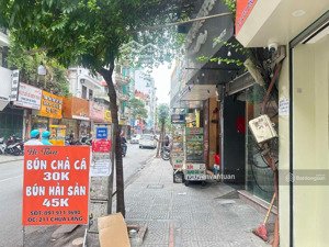 gia đình tôi cần bán toà nhà mặt phố đống đa, kinh doanh đỉnh, 9 tầng thang máy,mt 6m,vỉa hè rộng