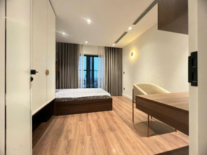 chính chủ cần bán gấp căn hộ 68,5m2, 2pn2wc full nội thất đẹp, giá 5,7 tỷ. lh: 