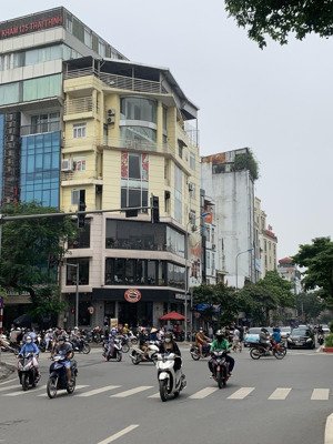 cho thuê nhà mặt phố hồ tùng mậu đoạn đẹp nhất 8 tầng tổng dtsd hơn 500m2, thang máy, thông sàn
