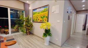 bán chcc văn phòng quốc hội - 3pn, 2 pvs, 01 pk, 01 bếp, 2 ban công, view hồ, nội thất đẹp