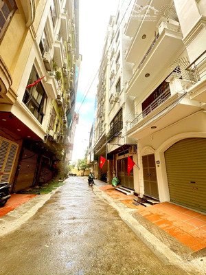 hiếm-bán nhà dân xây- phạm tuấn tài- 55mx 5 tầng- vỉa hè- oto tránh !