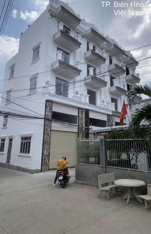 chính chủ cần bán nhà 1 trệt 1 lửng 3 lầu gần giáo xứ trinh vương, gần bv đa khoa đồng nai