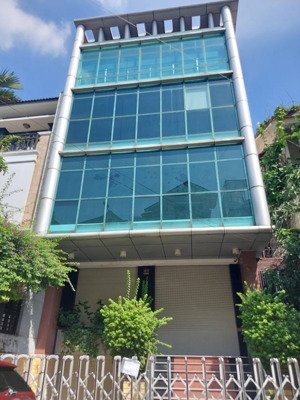 gấp! mặt tiền đường bàu cát khu sầm uất quận tân bình