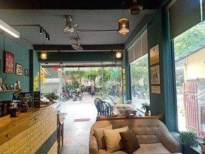 cần cho thuê nhà mặt phố đào tấn, ba đình, hà nội. mt: 6,2m