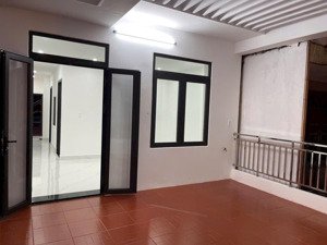 cho thuê shophouse 4 tầng, sân thượng nguyễn sinh sắc, p hoà minh, liên chiểu giá 40 triêu/ tháng