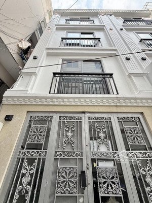 bán chdv 5 tầng hẻm xe hơi lê lai, p3, gò vấp, sẵn dòng tiền 37tr/tháng