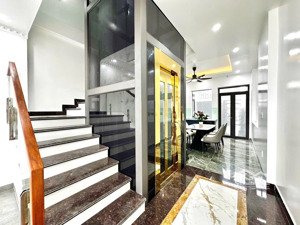 dãy nhà đẹp tại hồ sen - hải phòng, ô tô vào nhà. vị trí đẹp