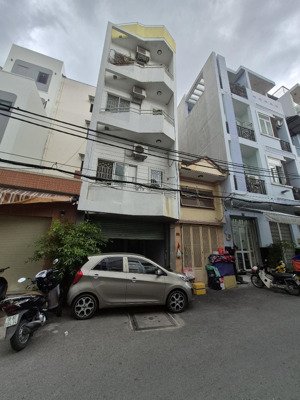 mặt tiền q4 - 3 lầu- 32m2 - ko lộ giới- giá 8 tỷ