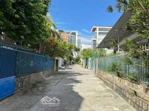 bán đất tặng nhà cấp 4 đường betong dương hiến quyền dt 106m2, cách biển 200m, giá 7,9 tỷ bớt lộc