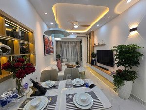 bán gấp ch sky garden 3 giá cực hấp dẫn. nhà mới, full nội thất cao cấp. lh: đình hải