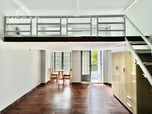 cho thuê phòng có gác phú nhuận, ở được 4 người, 40m2 có balcony, gần đh ufm vaa gdu