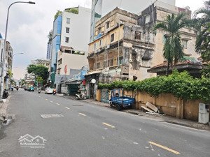 tôi chính chủ bán nhà mt số 78-80 trần đình xu, quận 1 (dt: 12x20m). giá 135 tỷ tl
