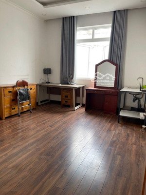 chdv ngay gigamall dt 40m2 thoáng rộng, đường rộng xe tải ngang 7m, camera an ninh, dân trí cao
