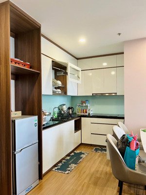 mời thuê căn 2pn 2wc 68m2 đủ đồ view btđ ban công đn toà s2 sky oasis .hl ạ