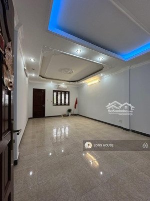 bán nhà hẻm oto gần mặt tiền lê quang định. nhà 4m x 23m, sổ vuông a4, có thang máy.